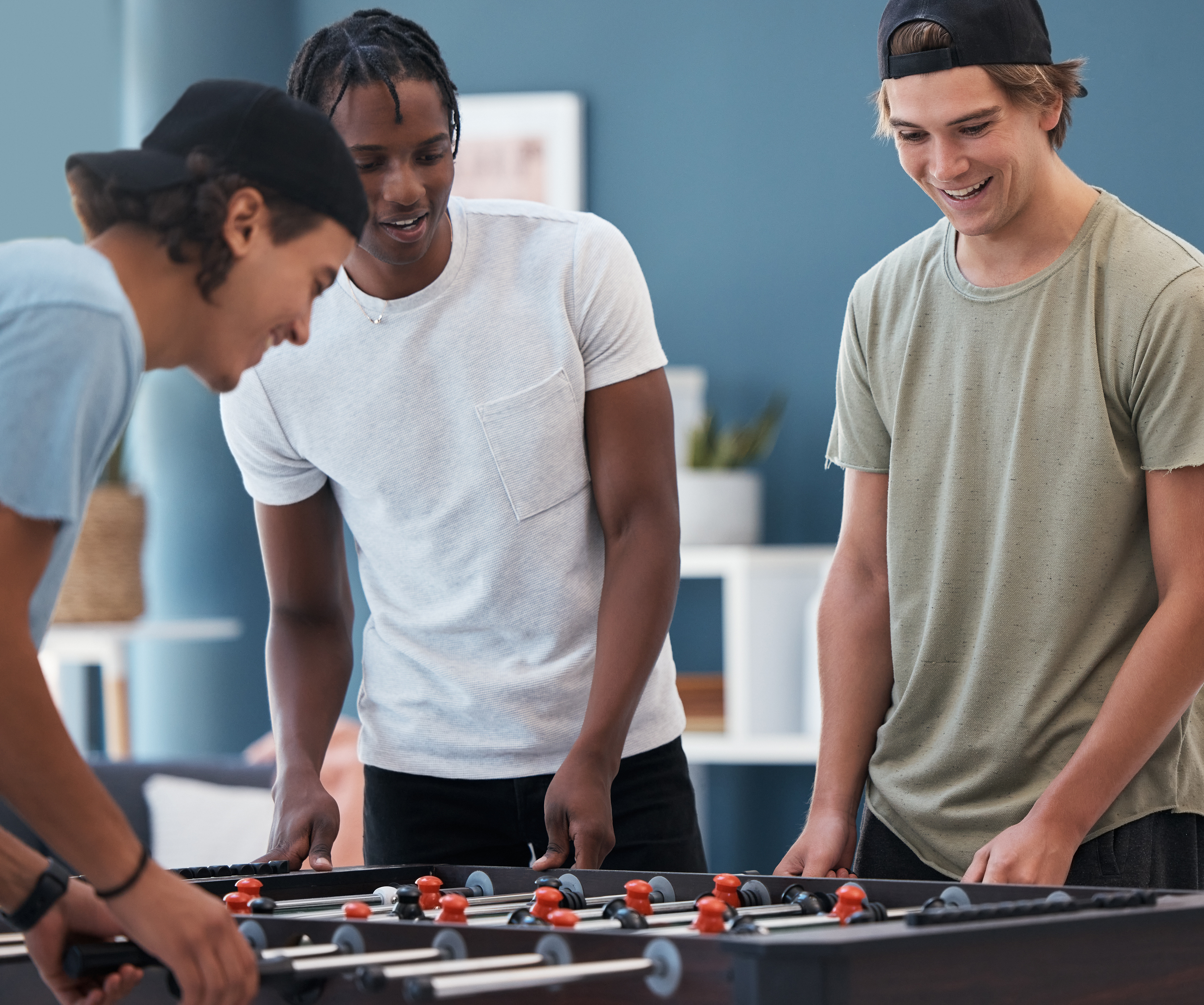 Etudiants sur le babyfoot d'une résidence Studently