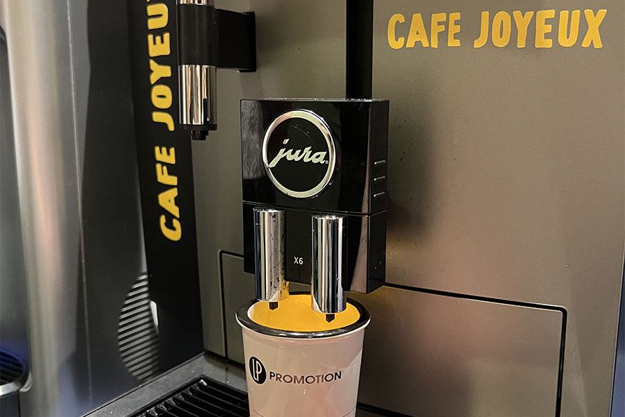 Photo de la machine à café LP Promotion amabassadeur de Café Joyeux