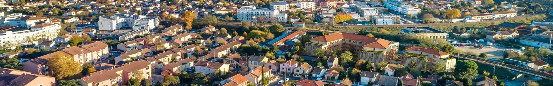 Vue aérienne du quartier autour de la résidence Tosca Bella