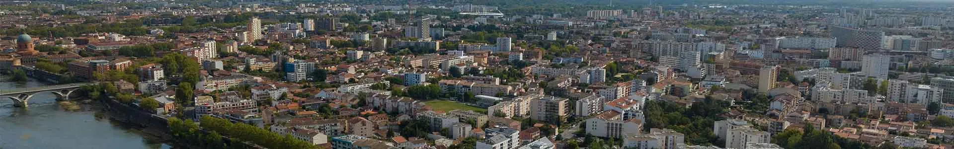 Vue aérienne du quartier de Saint-Cyprien à Toulouse