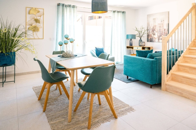 Villa neuve à Cessy - maison témoin cuisine / salon 2