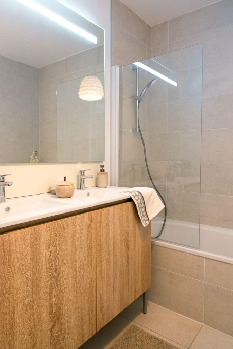 Villa neuve à Cessy - maison témoin salle de bain